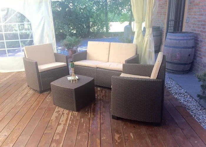 Corte Dossello 4* Massa Fiscaglia