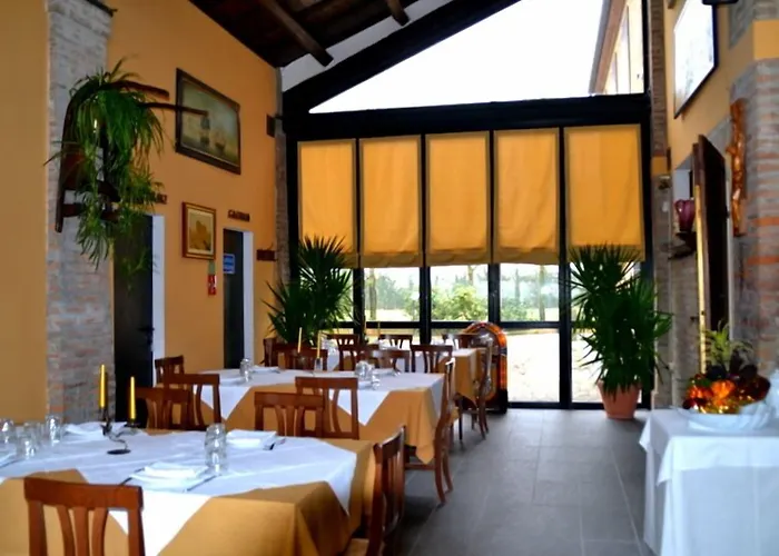 Corte Dossello 4* Massa Fiscaglia